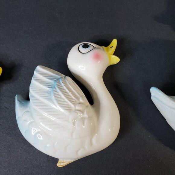 Vintage Kitschy Home Interiors Ugly Duckling Chalk Ware Wall Decor - Picture 3 of 9